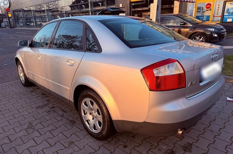 Gebraucht Audi A4 131 PS (96 kW) 2005 Silber Limousine