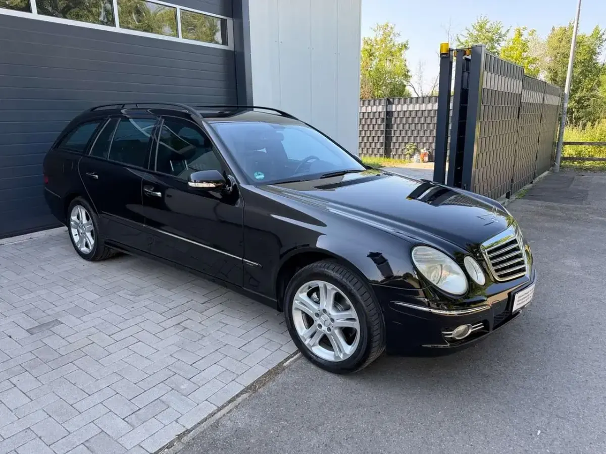 Gebraucht Mercedes E280 Avantgarde 190 PS (139 kW) 2006 Schwarz Kombi