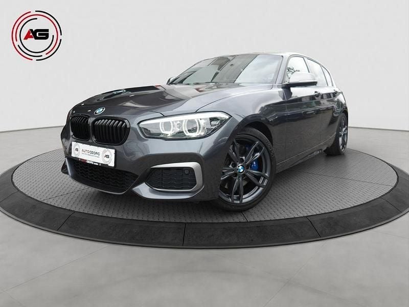 Grau Gebraucht 2018 BMW M140 M Sport Limousine | 34.900 € (Fairer Preis) - Bild 1/4