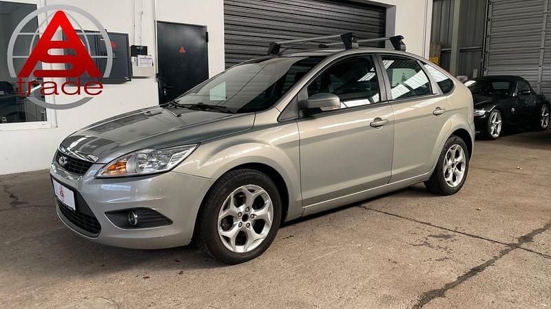 Grau Gebraucht 2009 Ford Focus Limousine | 2.800 € (Fairer Preis) - Bild 1/4