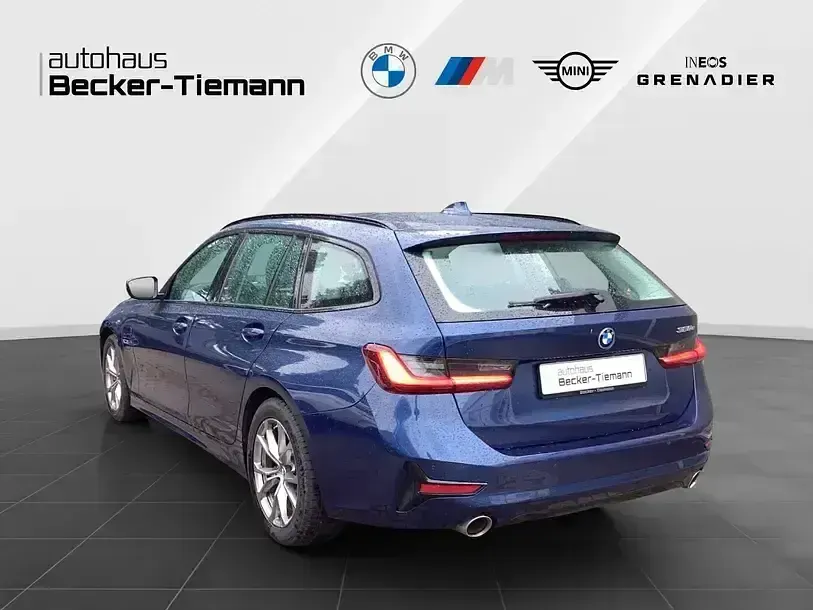 Gebraucht BMW 320e Sport Line 204 PS (150 kW) 2022 Phytonicblau Kombi