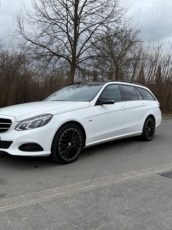 Gebraucht Mercedes E350 Avantgarde 258 PS (189 kW) 2015 Weiß Kombi