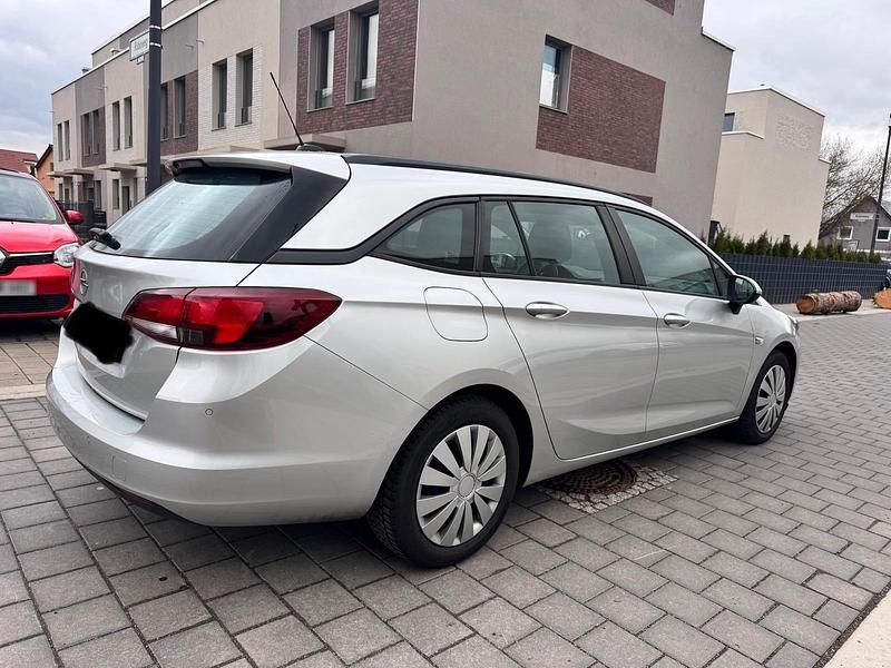 Gebraucht Opel Astra 116 PS (85 kW) 2019 Silber Kombi
