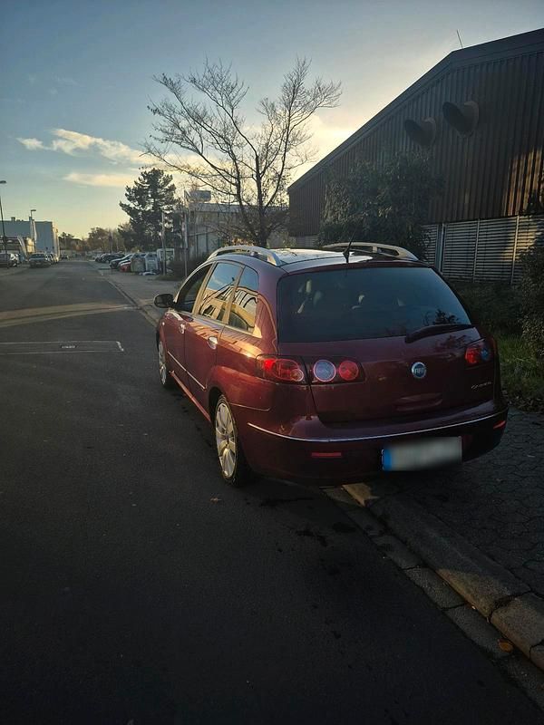 Gebraucht Fiat Croma 147 PS (108 kW) 2006 Rot Kombi