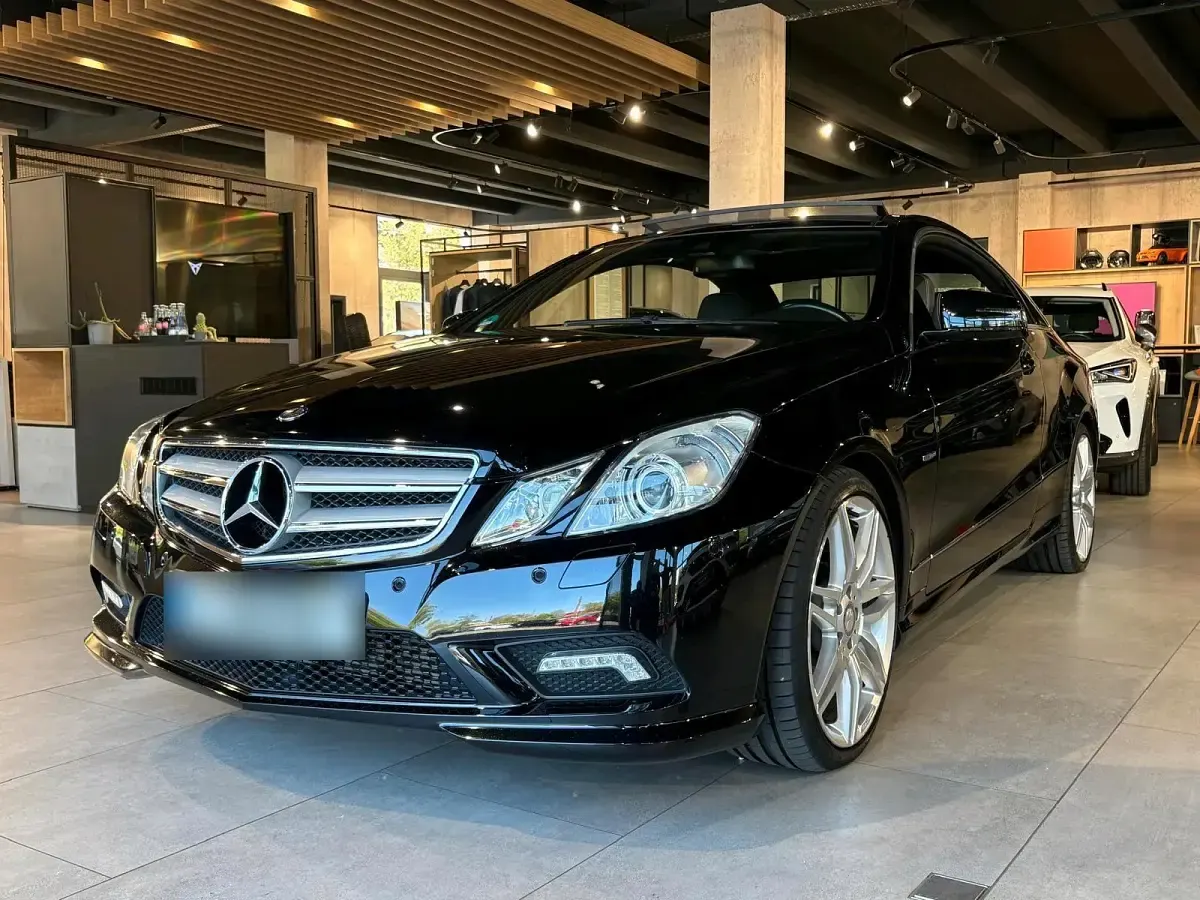 Second-hand Mercedes E250 204 CP (150 kW) 2010 Negru Coupe