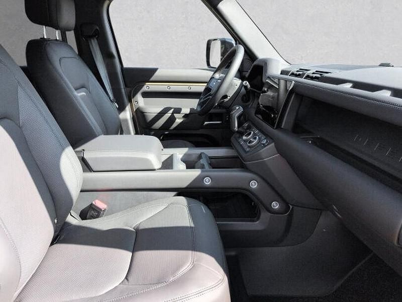 Gebraucht Land Rover Defender SE 249 PS (183 kW) 2025 Braun SUV