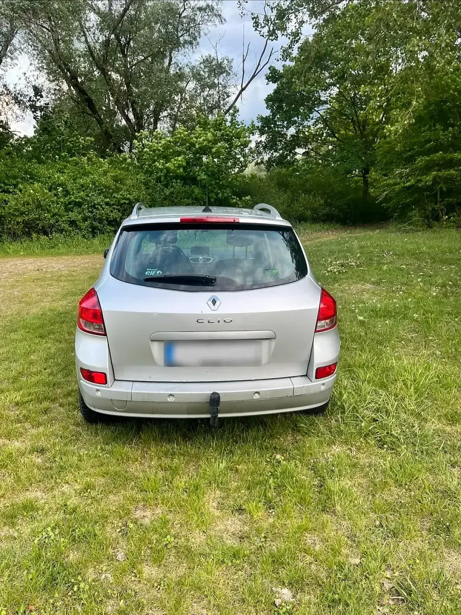 Gebraucht Renault Clio II 2010 Silber Limousine