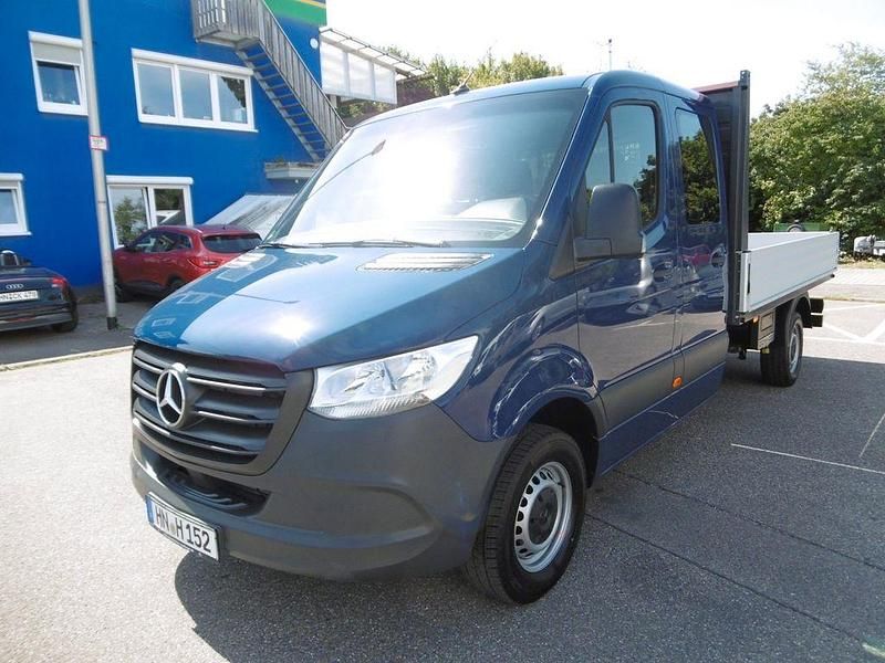 Blau Gebraucht 2023 Mercedes Sprinter Van | 43.955 € (Teuer) - Bild 1/4