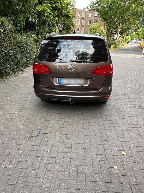 Gebraucht VW Sharan 140 PS (102 kW) 2011 Braun Van / Kleinbus
