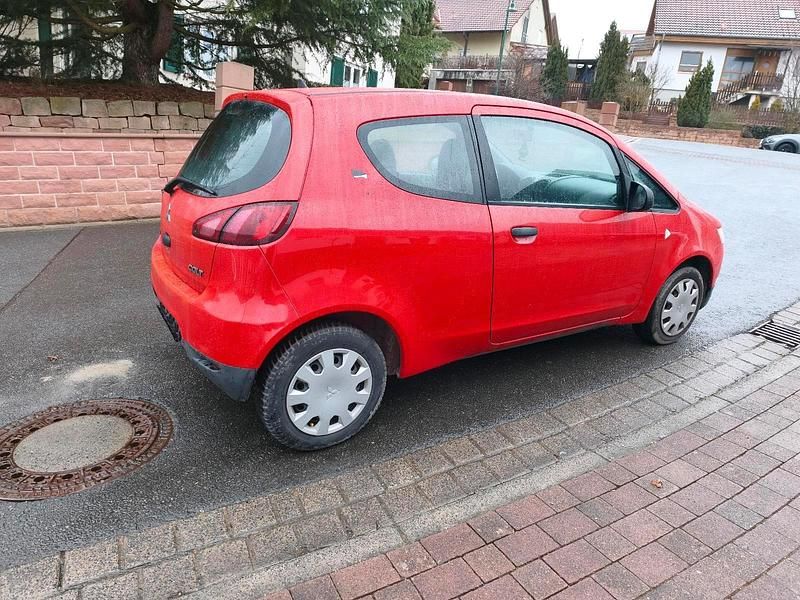 Gebraucht Mitsubishi Colt 90 PS (66 kW) 2009 Rot Kleinwagen