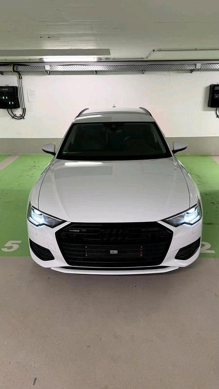 Weiß Gebraucht 2025 Audi A6 Premium Kombi | 29.990 € - Bild 1/4