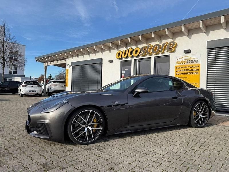 Gebraucht Maserati Granturismo 549 PS (403 kW) 2025 Grigio maratea Coupé