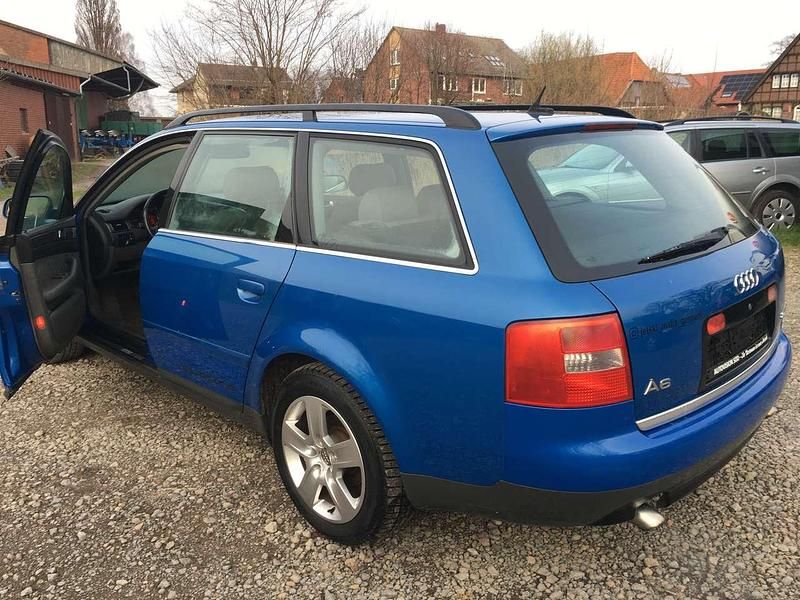 Gebraucht Audi A6 179 PS (131 kW) 2002 Blau Kombi