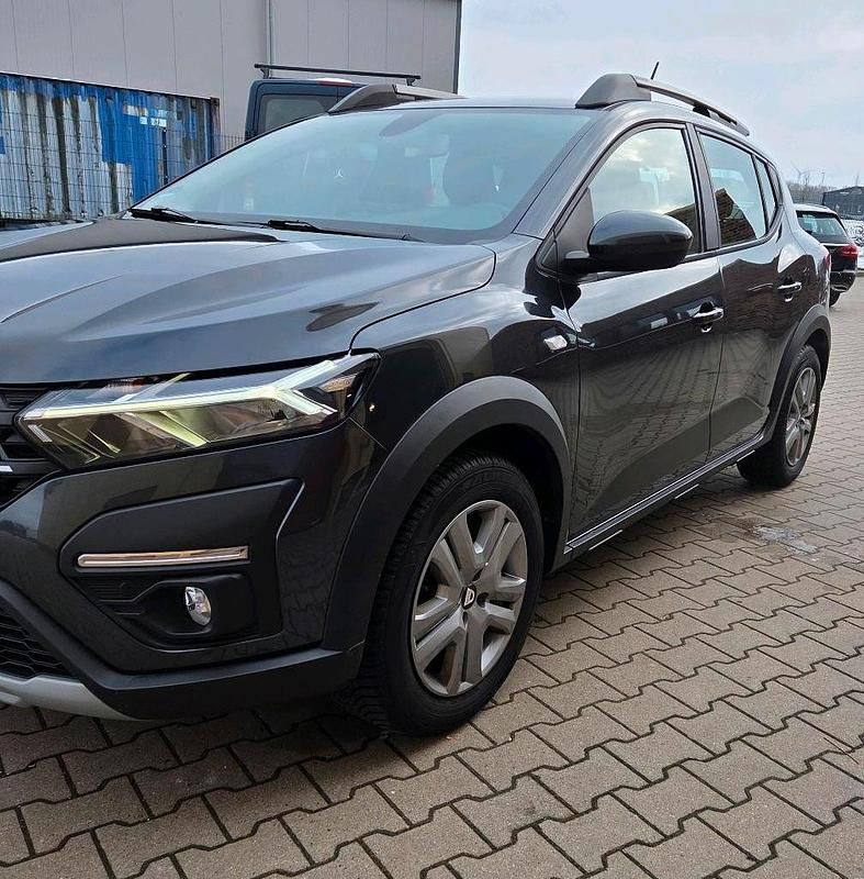 Gebraucht Dacia Sandero Stepway 101 PS (74 kW) 2021 Grau Limousine