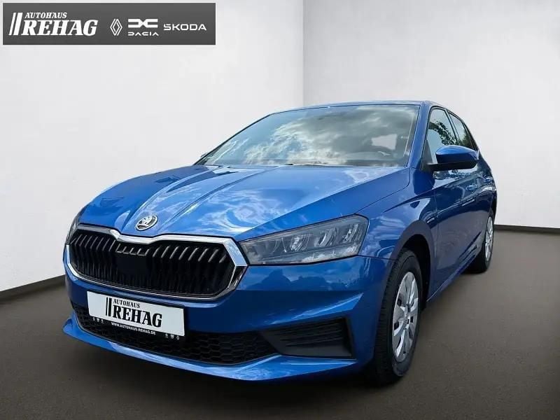 Raceblau metallic Gebraucht 2022 Skoda Fabia Ambition Kleinwagen | 15.990 € (Guter Preis) - Bild 1/4
