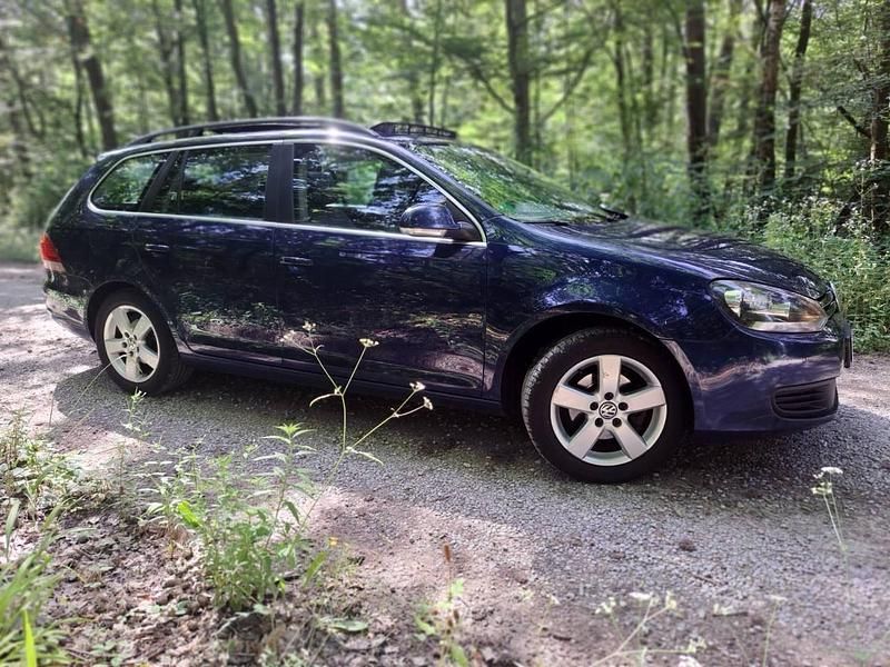 Gebraucht VW Golf VI 105 PS (77 kW) 2010 Blau Kleinwagen