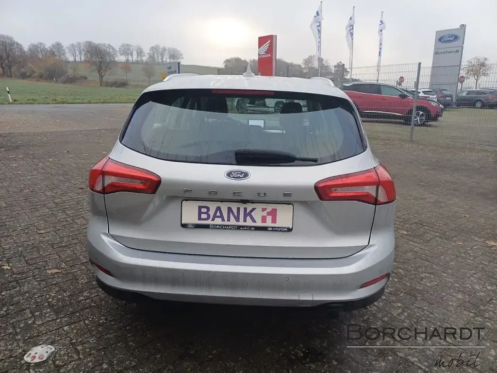 Używany Ford Focus Cool & Connect 150 KM (110 kW) 2021 Srebrny Kombi