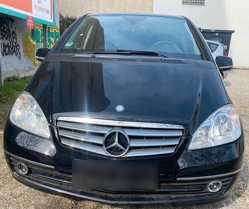 Gebraucht Mercedes A200 Elegance 136 PS (100 kW) 2011 Schwarz Van / Kleinbus