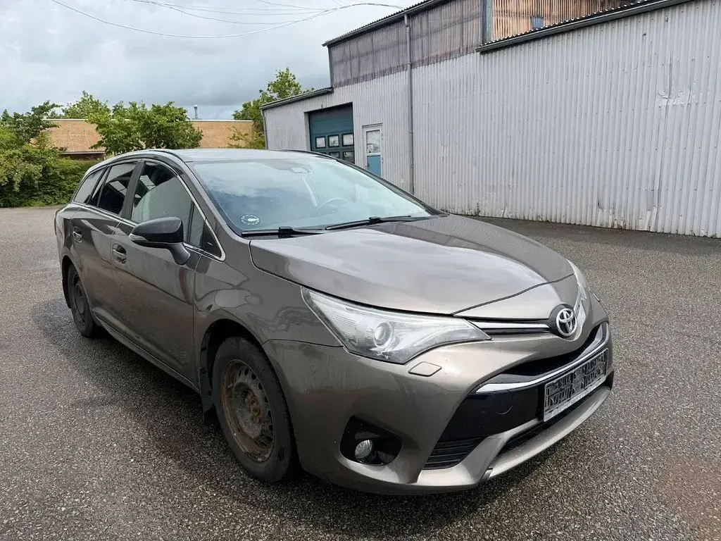 Gebraucht Toyota Avensis Executive 147 PS (108 kW) 2017 Kombi
