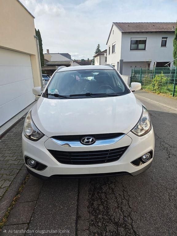 Weiß Gebraucht 2012 Hyundai ix35 Edition SUV | 8.500 € (Fairer Preis) - Bild 1/4
