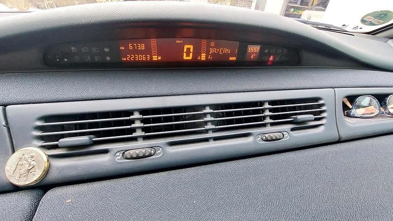 Gebraucht Renault Espace 140 PS (102 kW) 2002 Rot Van / Kleinbus