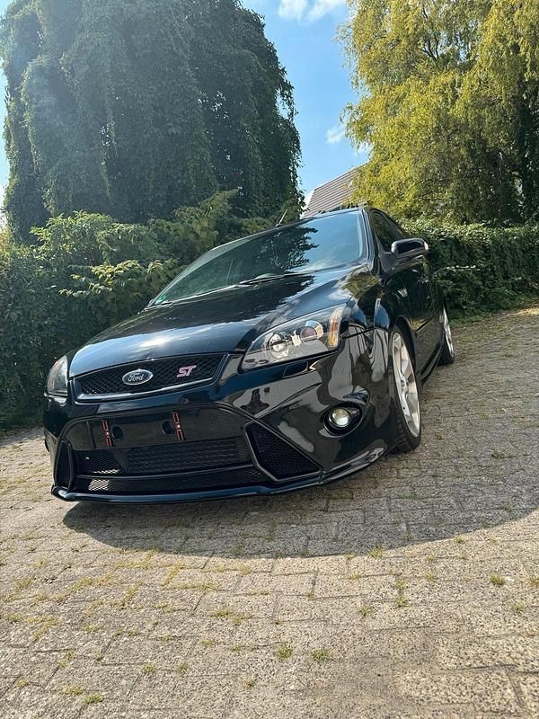 Schwarz Gebraucht 2007 Ford Focus ST Limousine | 5.000 € (Guter Preis) - Bild 1/4