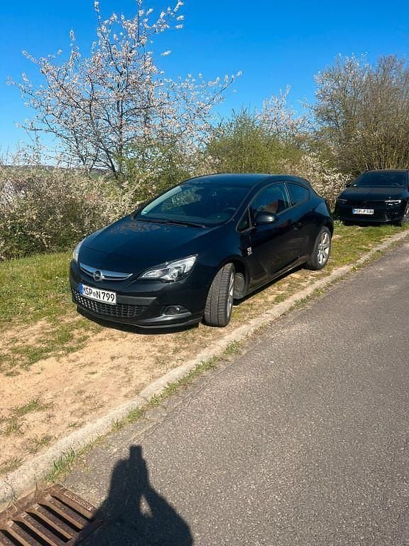 Gebraucht Opel Astra GTC 120 PS (88 kW) 2012 Schwarz Limousine