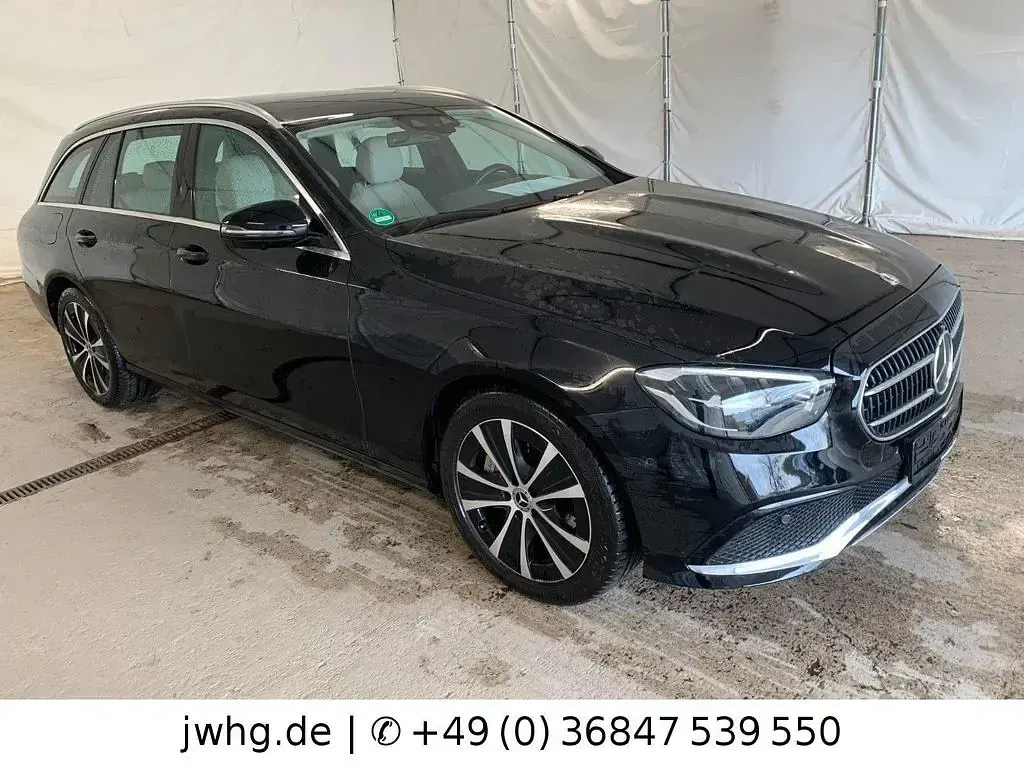 Gebraucht Mercedes E300 Avantgarde 306 PS (225 kW) 2021 Schwarz/baltic black (metallic) Kombi