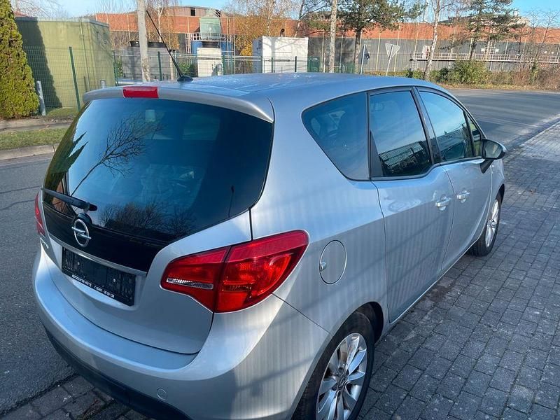 Gebraucht Opel Meriva 120 PS (88 kW) 2012 Silber Van / Kleinbus