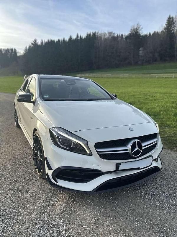 Weiß Gebraucht 2016 Mercedes A45 AMG AMG Limousine | 29.999 € (Etwas zu teuer) - Bild 1/4