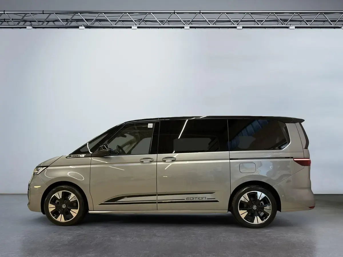 Nouă VW Multivan Edition 2026 Argintiu Monovolum