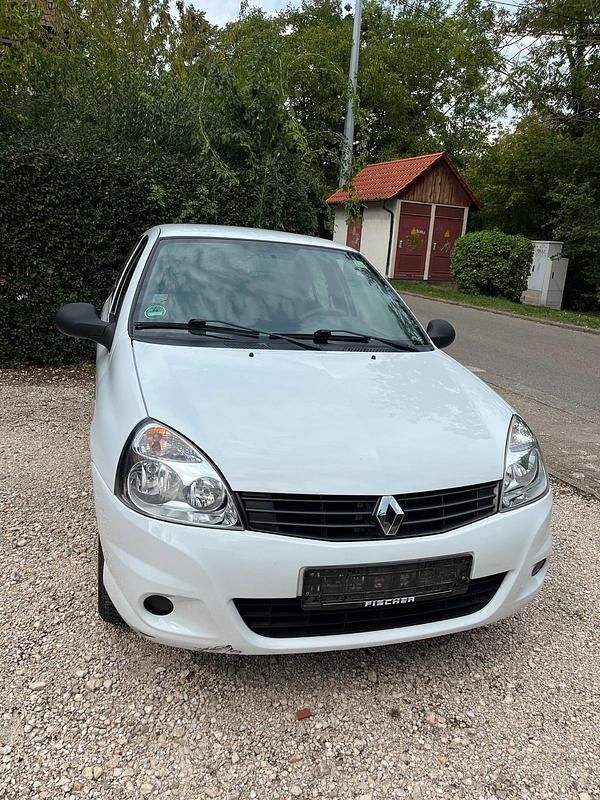 Weiß Gebraucht 2012 Renault Clio IV Campus Kleinwagen | 2.300 € (Guter Preis) - Bild 1/4