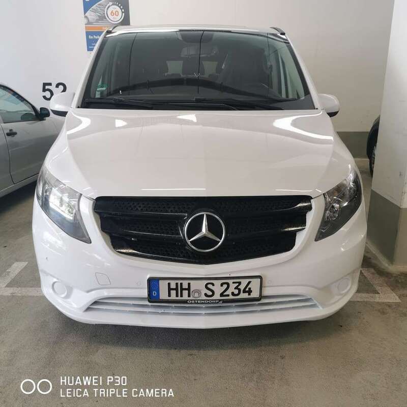Weiß Gebraucht 2015 Mercedes Vito Van / Kleinbus | 17.500 € - Bild 1/4