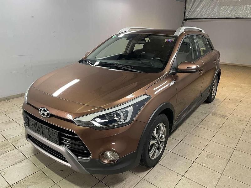 Gebraucht Hyundai i20 Select 101 PS (74 kW) 2019 Cashmere brown / met Kleinwagen