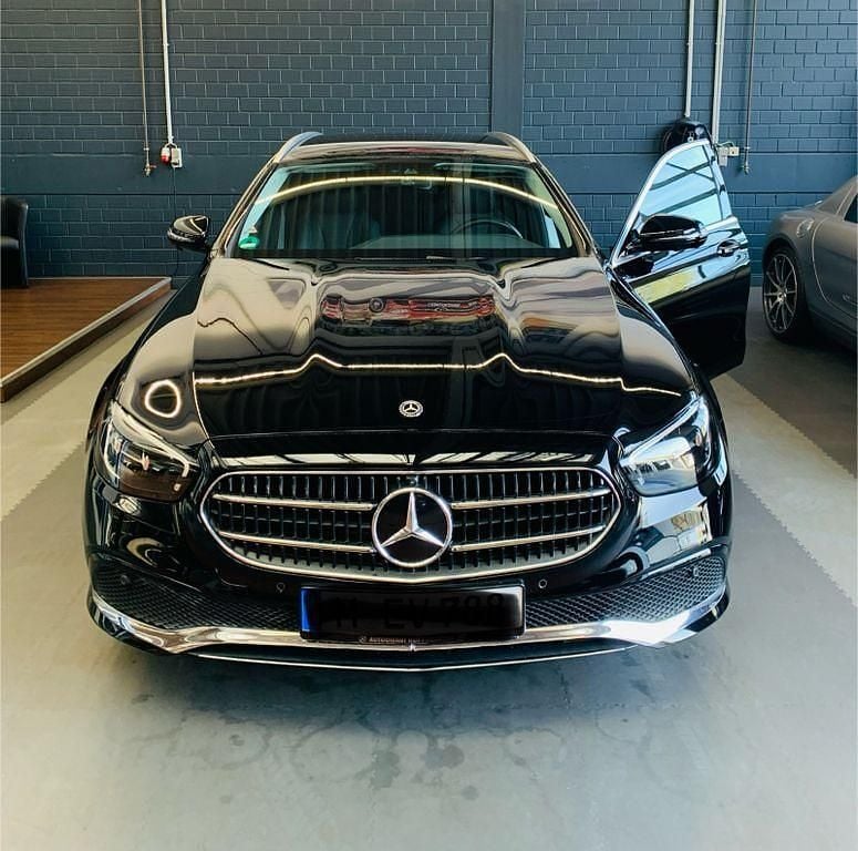 Gebraucht Mercedes E200 197 PS (144 kW) 2020 Schwarz Limousine