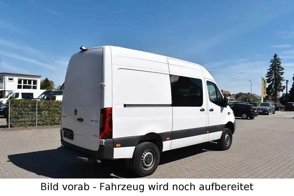 Używany Mercedes Sprinter 163 KM (119 kW) 2021 Biały Van