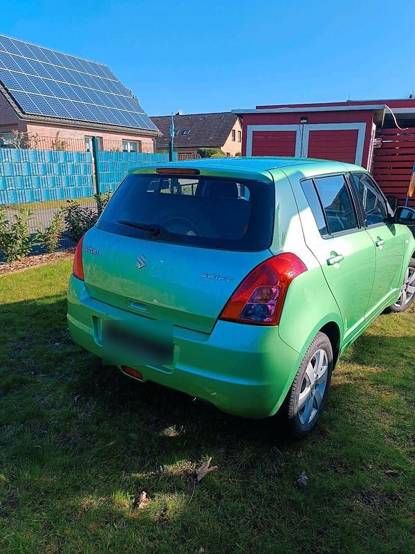 Gebraucht Suzuki Swift 92 PS (67 kW) 2009 Grün Kleinwagen