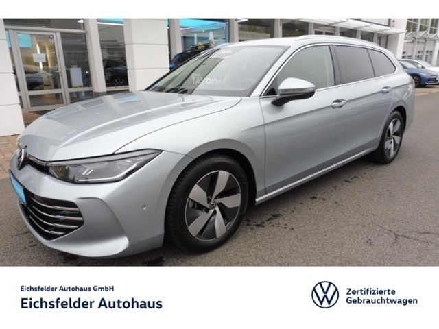 Silber Gebraucht 2024 VW Passat Elegance Kombi | 39.990 € (Fairer Preis) - Bild 1/4