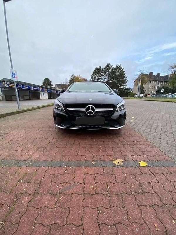 Gebraucht 2018 Mercedes CLA200 Shooting Brake Edition Kombi | 16.500 € (Fairer Preis) - Bild 1/4