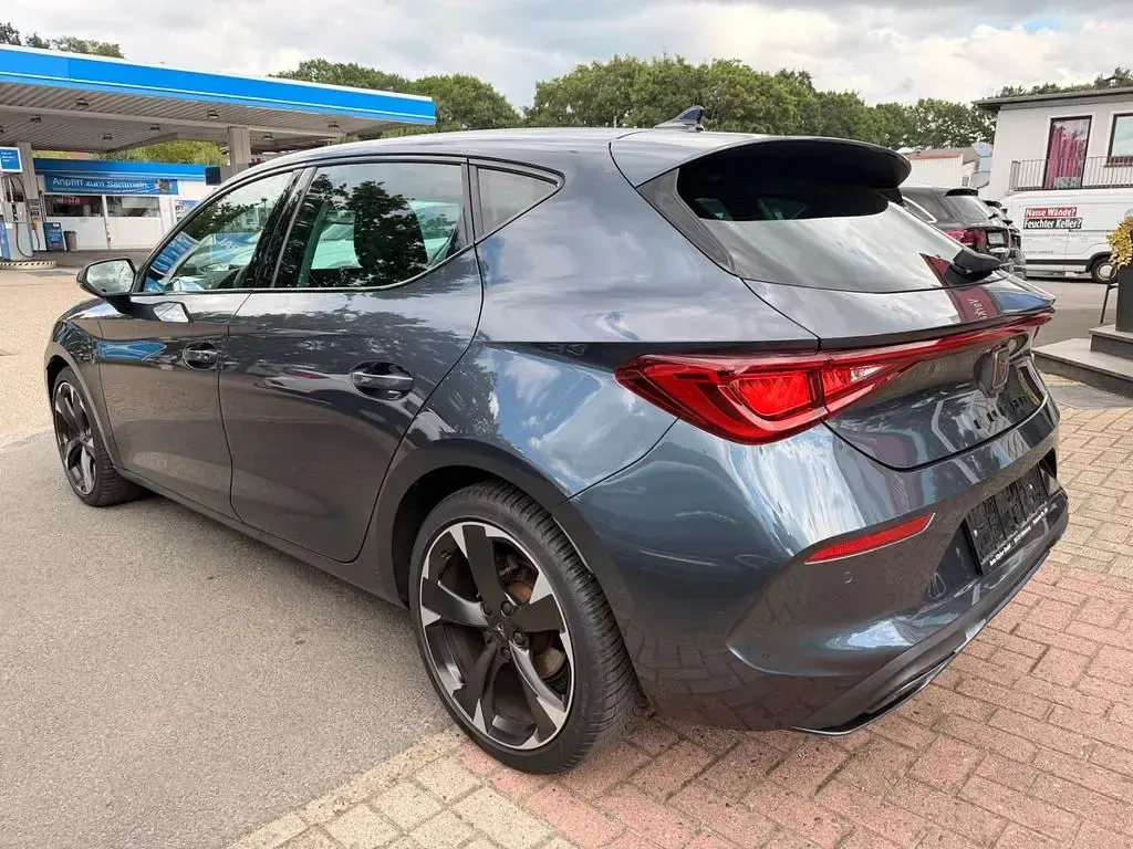 Gebraucht Cupra Leon Basis 150 PS (110 kW) 2023 Grau Limousine