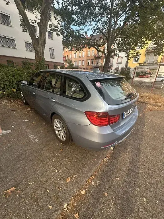 Gebraucht BMW 320 184 PS (135 kW) 2013 Blau Kombi