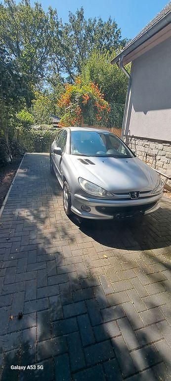 Silber Gebraucht 2006 Peugeot 206 Limousine | 1.800 € (Fairer Preis) - Bild 1/4