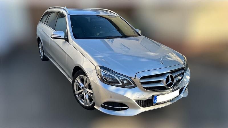 Silber Gebraucht 2014 Mercedes E220 Kombi | 13.800 € (Fairer Preis) - Bild 1/4