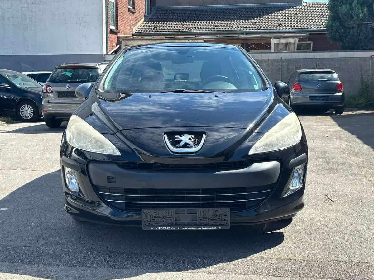 Gebraucht Peugeot 308 Tendance 120 PS (88 kW) 2010 Lackierung schwarz perla nera Kleinwagen