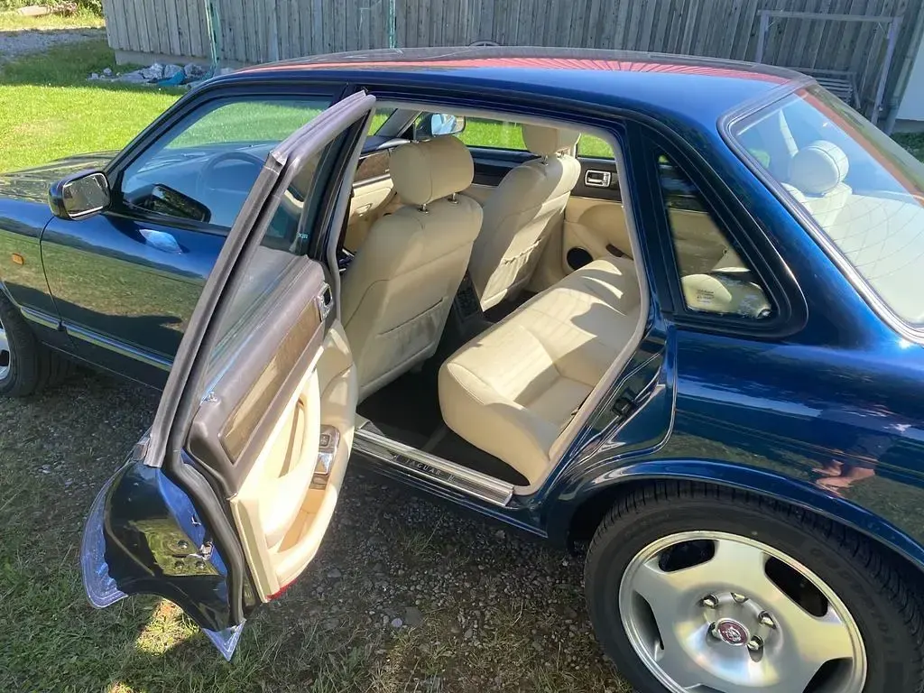 Gebraucht Jaguar XJR 320 PS (235 kW) 1995 Blau Limousine