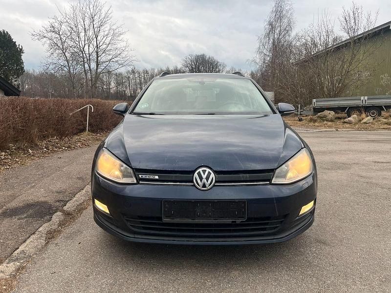 Gebraucht VW Golf VII Trendline 110 PS (80 kW) 2016 Blau Kombi
