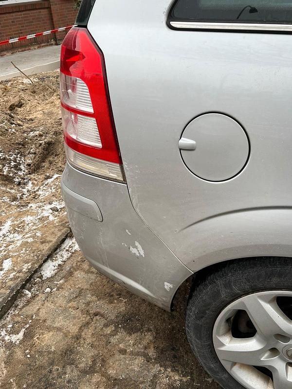 Gebraucht Opel Zafira 116 PS (85 kW) 2008 Silber Van / Kleinbus