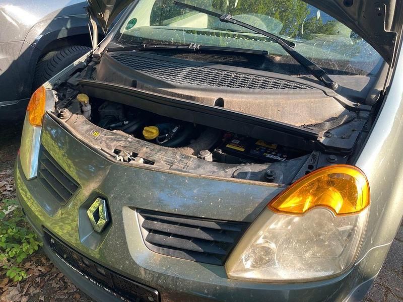 Second-hand Renault Modus 68 CP (50 kW) 2005 Verde Monovolum