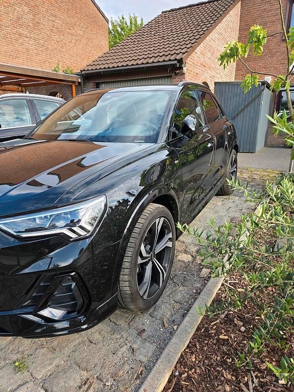 Gebraucht Audi Q3 S-Line 150 PS (110 kW) 2024 Schwarz SUV
