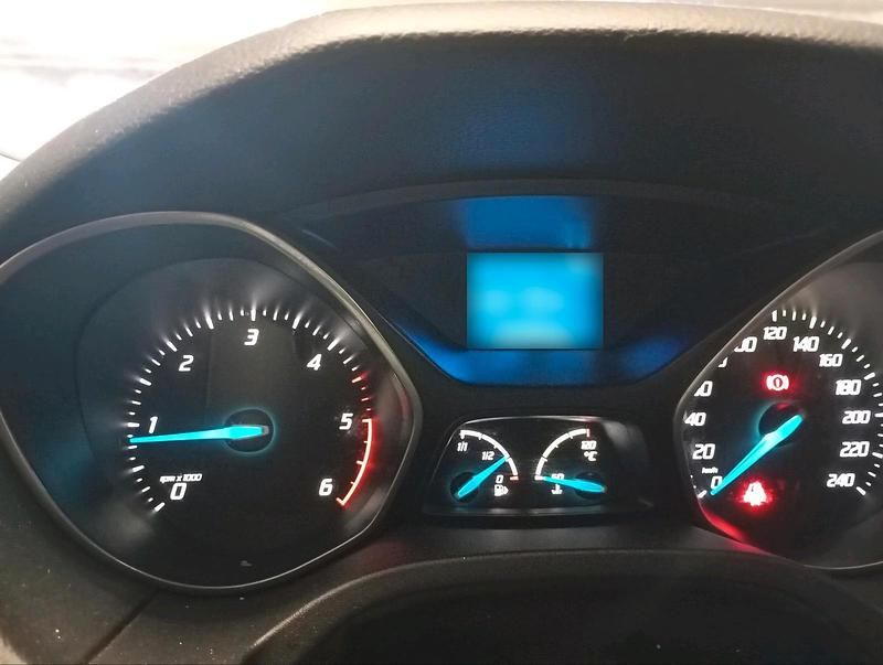 Second-hand Ford Focus 120 CP (88 kW) 2012 Gri Berlinǎ